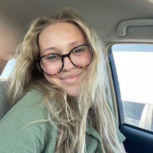 Meet your Posher, Kait